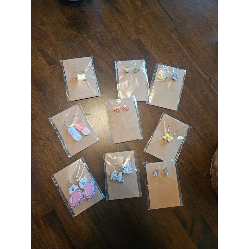Lot of 9 pair of earrings